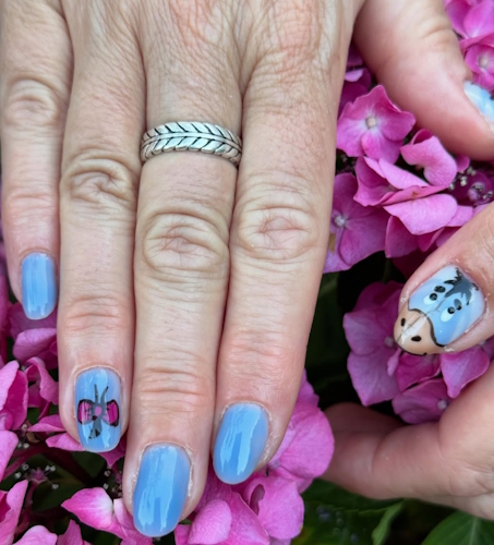 Nynynails-Eeyore nails